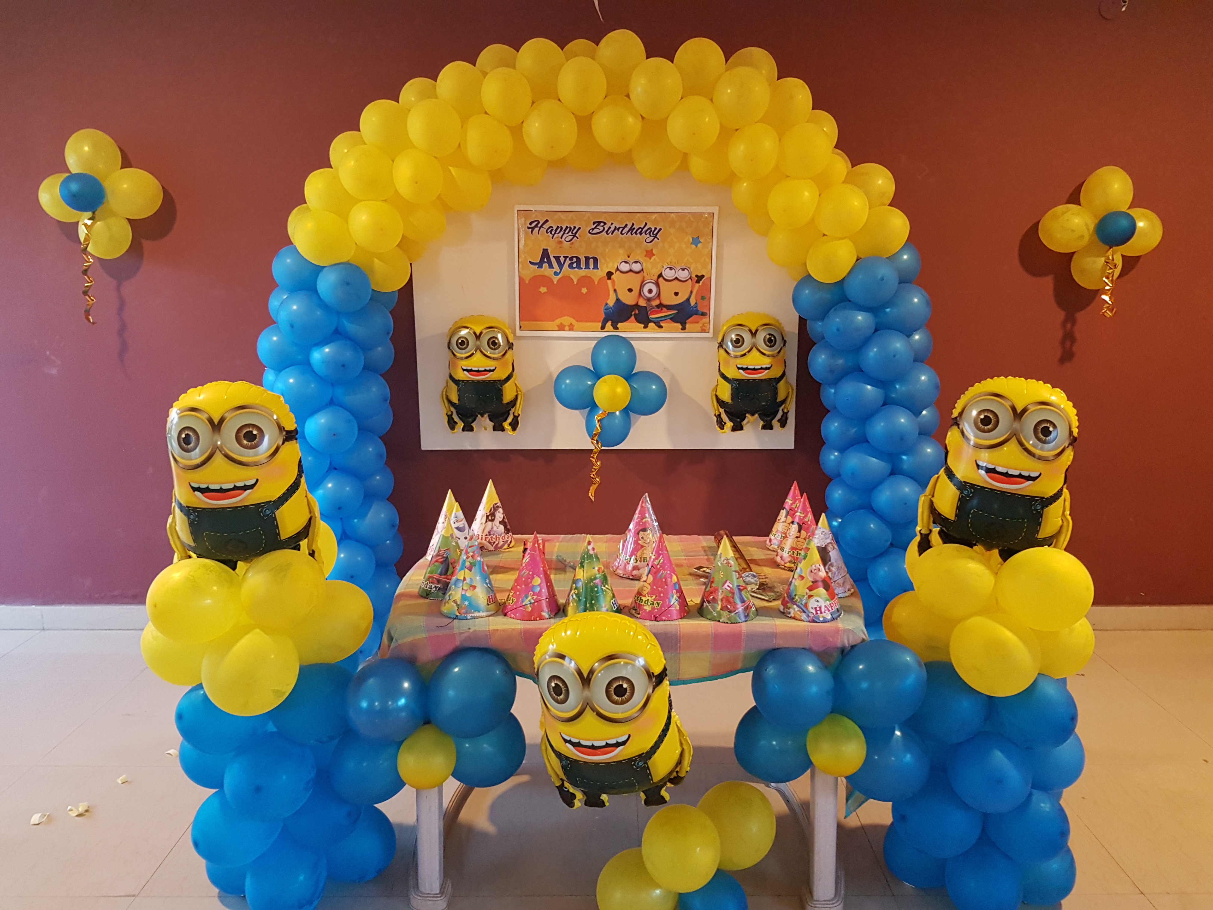 birthday party minions balloon decoration