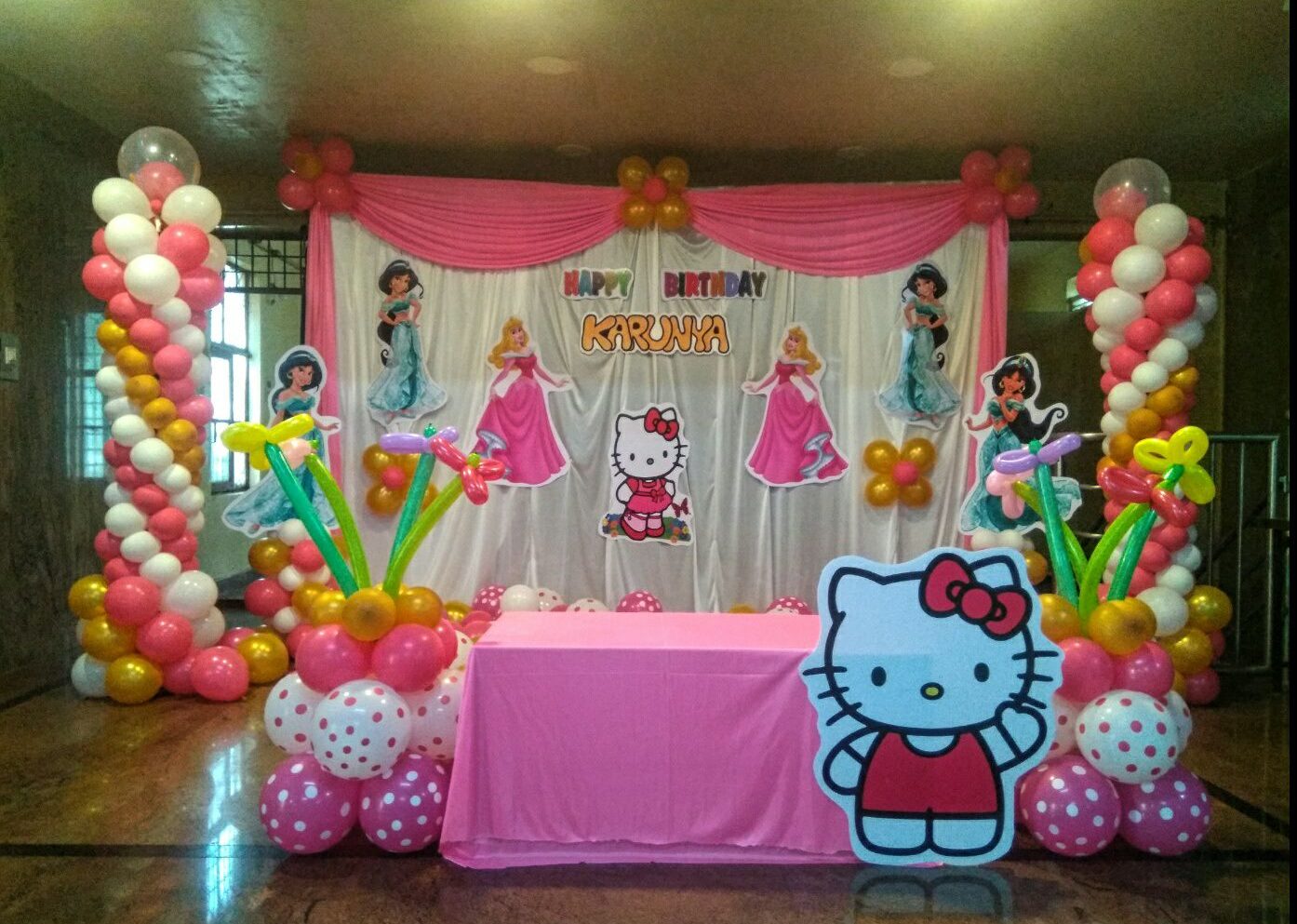 Hello kitty theme balloon decorators Bangalore