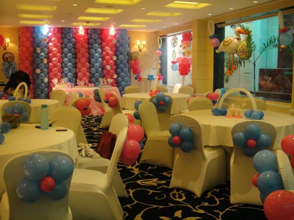 balloon wall with balloon pillars