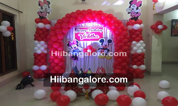 simple mickey mouse theme balloon decoration bangalore