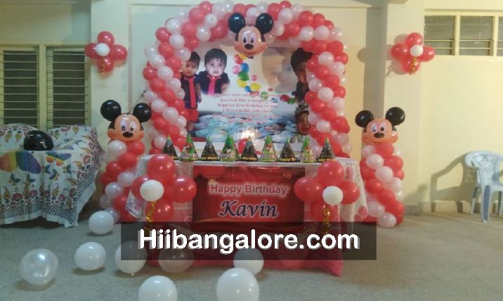 Simple mickey theme birthday decoration