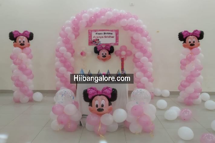 Basic Minnie mouse theme birthday balloon decorators Bangalore