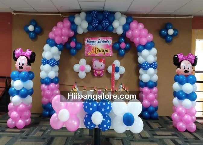 Simple Minnie mouse theme balloon decorators Bangalore