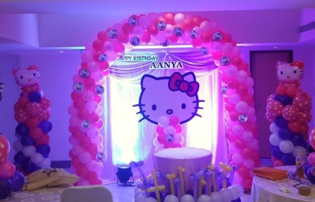 Basic hello kitty theme balloon decoration bangalore