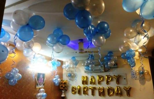 Balloon bunches decoratio at home - Catering services in Bangalore ...