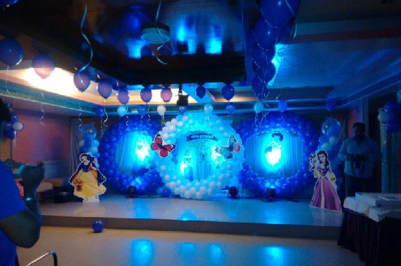 customized balloon decorators Bangalore