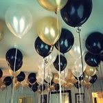 celing decoration with balloons