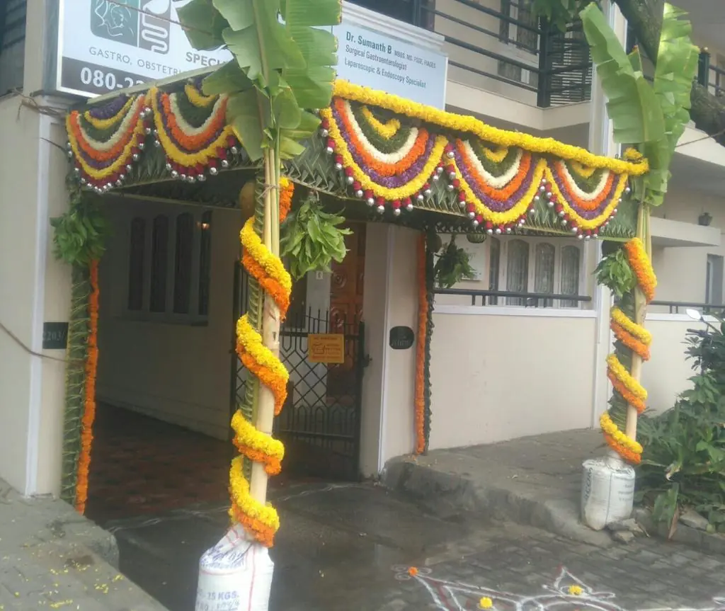 Creative chappara flower decoration with modern floral design for gruhapravesham