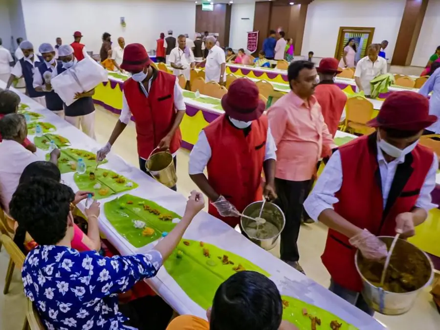 Professional vegetarian caterers in Bangalore providing hygienic food service and buffet setup for events