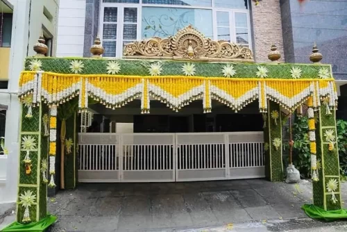 Modern chappara floral design with stylish flower arrangements for housewarming