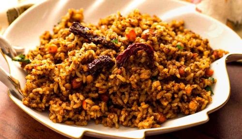 Puliogare-karnataka-style-catering-in-Bangalore